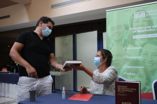 Sessão Entrega Livro